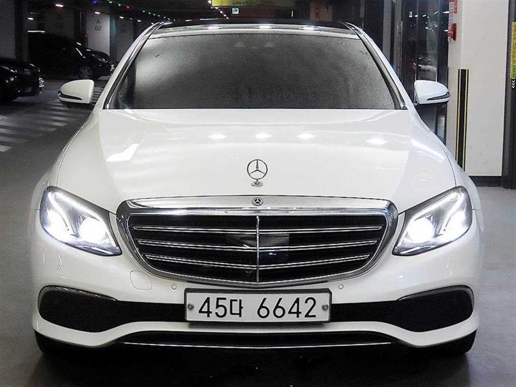 벤츠 E 클래스 E-클래스 W213 E400 4MATIC 익스클루시브 이미지 1