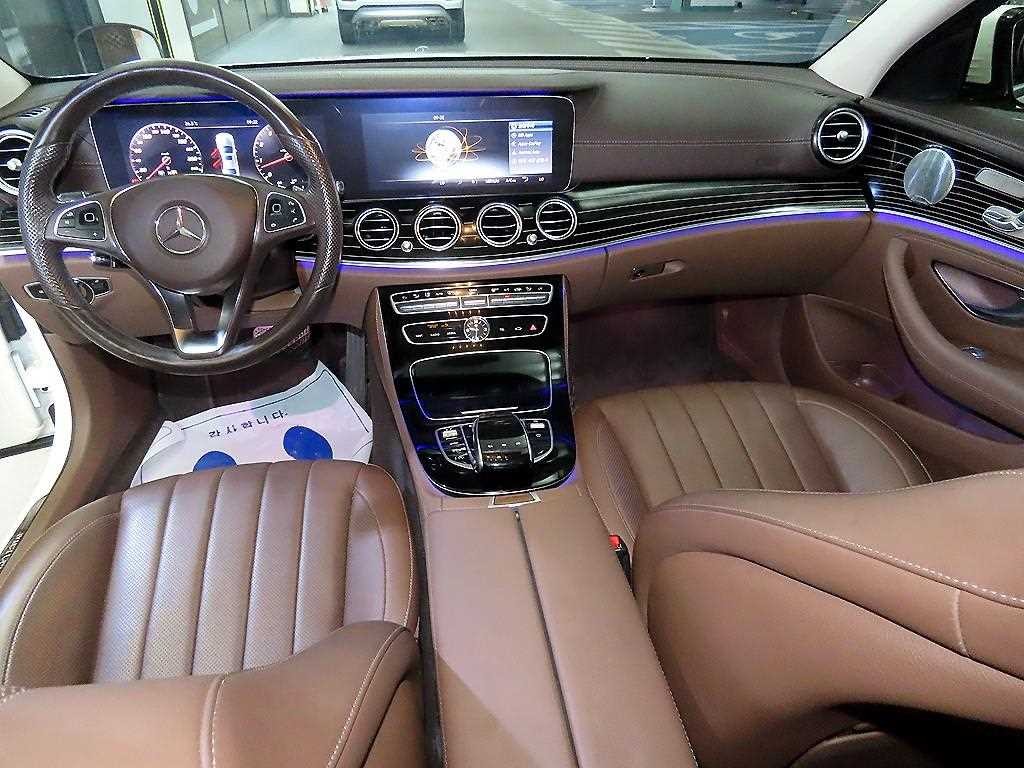벤츠 E 클래스 E-클래스 W213 E400 4MATIC 익스클루시브 이미지 10