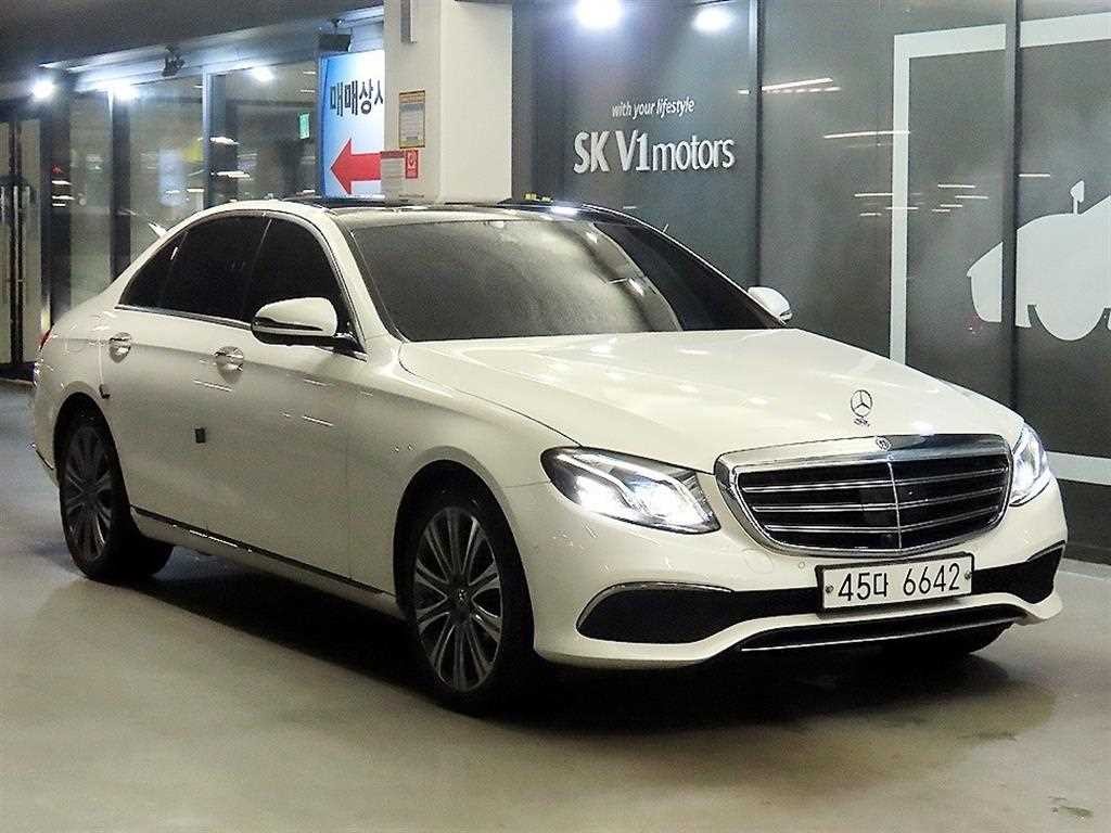 벤츠 E 클래스 E-클래스 W213 E400 4MATIC 익스클루시브 이미지 2