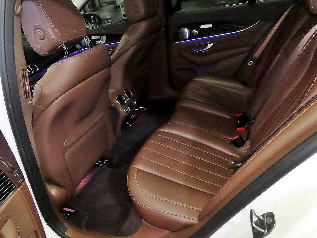 벤츠 E 클래스 E-클래스 W213 E400 4MATIC 익스클루시브 이미지 7