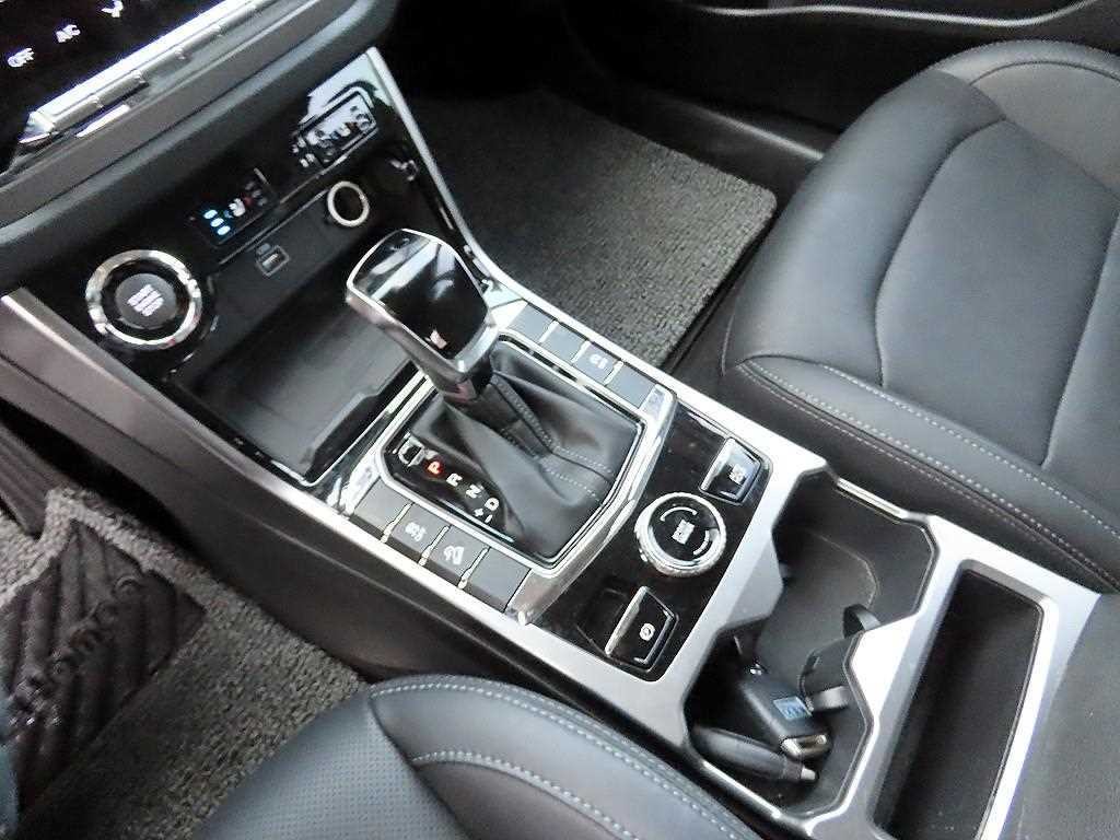 KG모빌리티(쌍용) 코란도 뷰티풀코란도 2WD 가솔린 1.5 C5 이미지 10