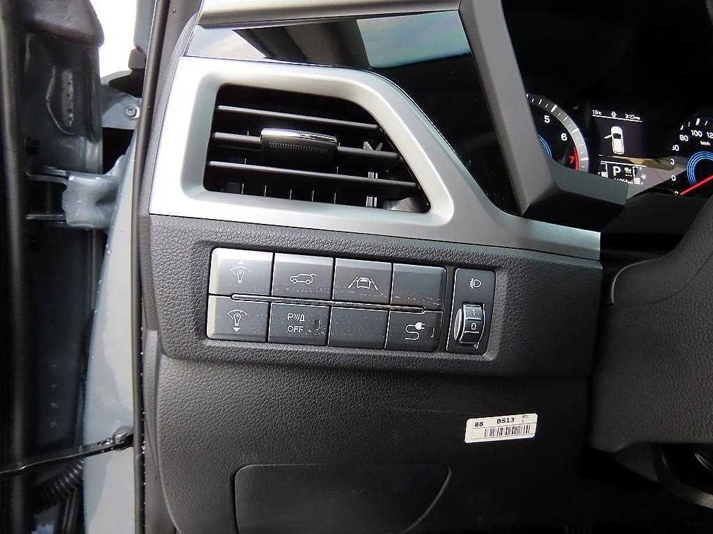 KG모빌리티(쌍용) 코란도 뷰티풀코란도 2WD 가솔린 1.5 C5 이미지 12