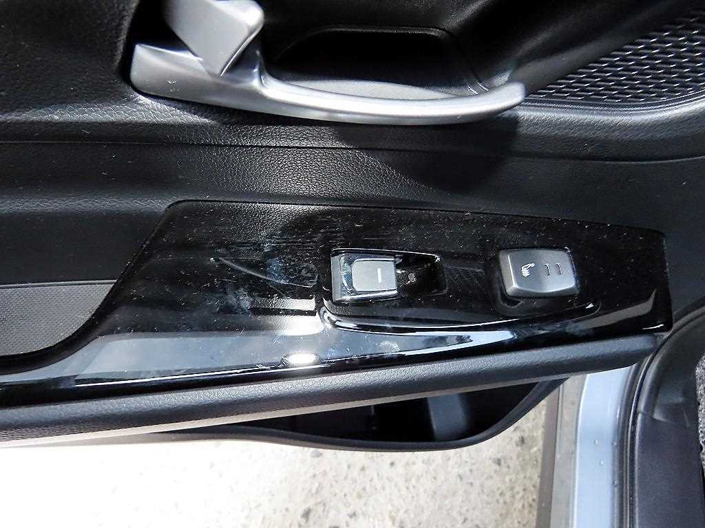 KG모빌리티(쌍용) 코란도 뷰티풀코란도 2WD 가솔린 1.5 C5 이미지 17