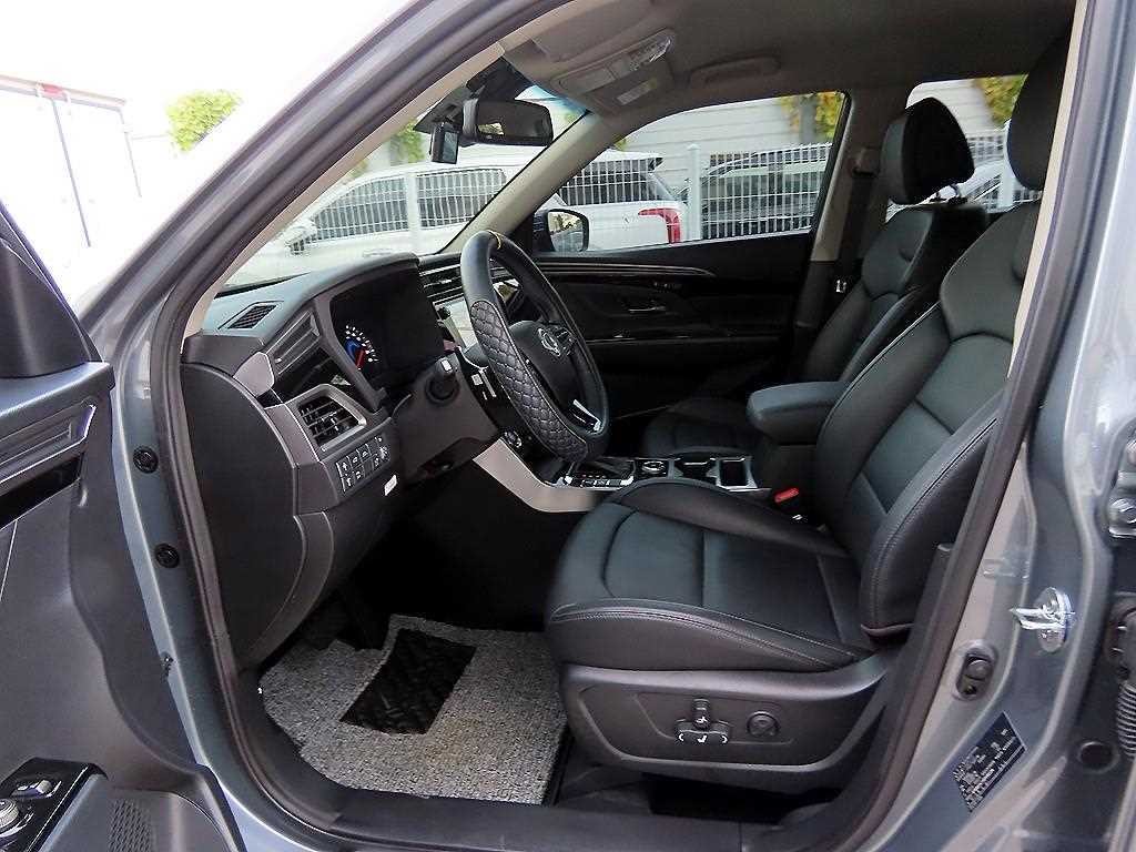 KG모빌리티(쌍용) 코란도 뷰티풀코란도 2WD 가솔린 1.5 C5 이미지 5
