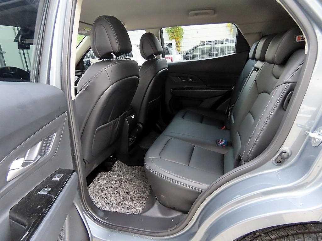 KG모빌리티(쌍용) 코란도 뷰티풀코란도 2WD 가솔린 1.5 C5 이미지 6