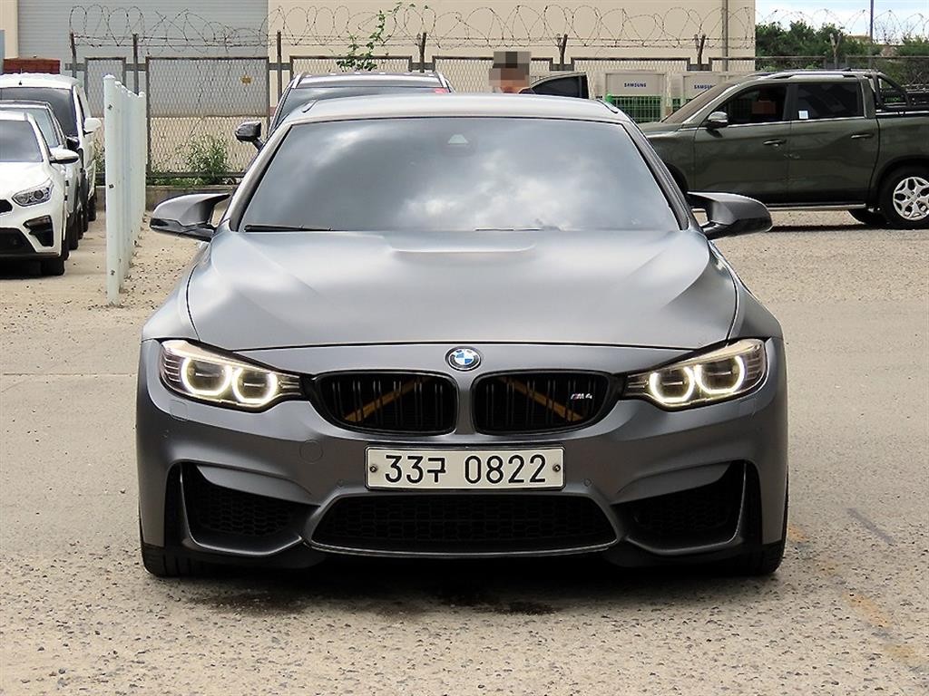 BMW 4시리즈 M4 (F82) 컨버터블 퍼포먼스 사일렌서 에디션 이미지 1