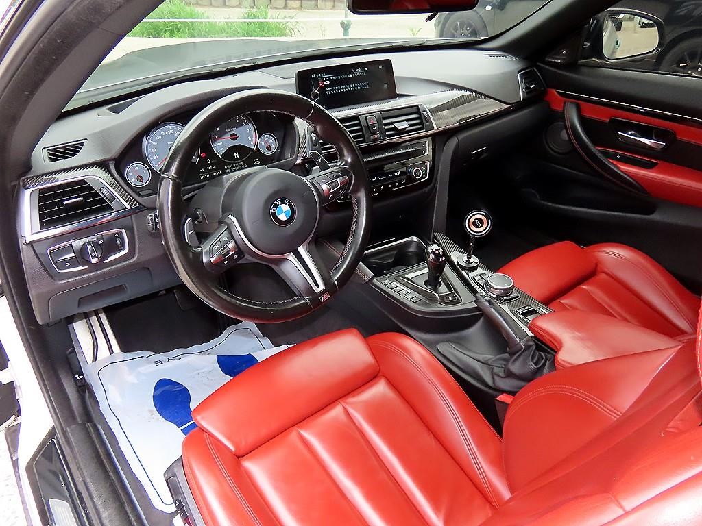 BMW 4시리즈 M4 (F82) 컨버터블 퍼포먼스 사일렌서 에디션 이미지 11