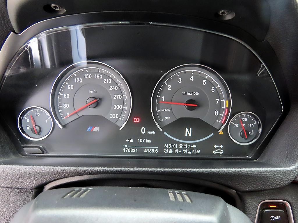 BMW 4시리즈 M4 (F82) 컨버터블 퍼포먼스 사일렌서 에디션 이미지 13