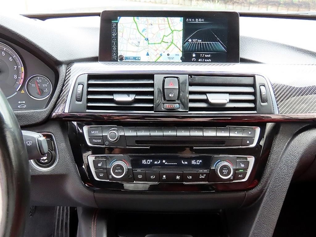 BMW 4시리즈 M4 (F82) 컨버터블 퍼포먼스 사일렌서 에디션 이미지 15