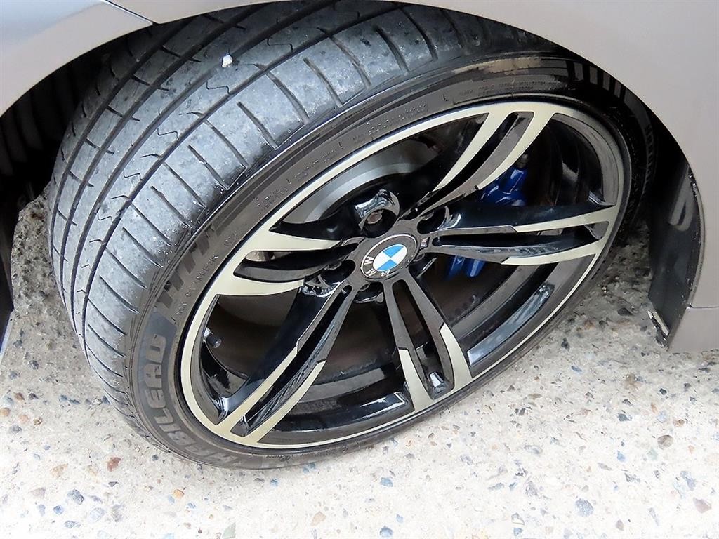 BMW 4시리즈 M4 (F82) 컨버터블 퍼포먼스 사일렌서 에디션 이미지 20