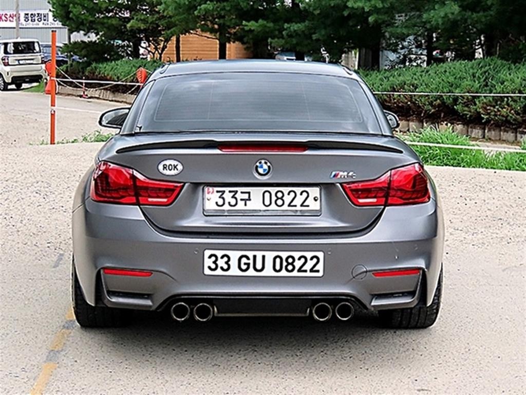 BMW 4시리즈 M4 (F82) 컨버터블 퍼포먼스 사일렌서 에디션 이미지 4