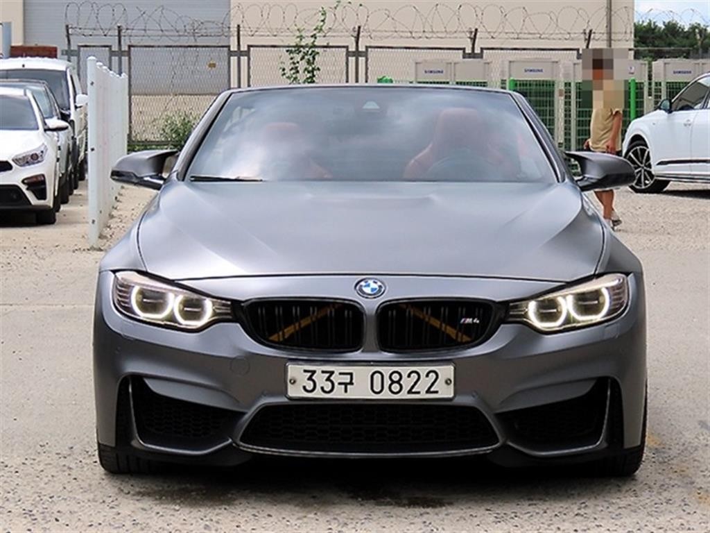 BMW 4시리즈 M4 (F82) 컨버터블 퍼포먼스 사일렌서 에디션 이미지 5