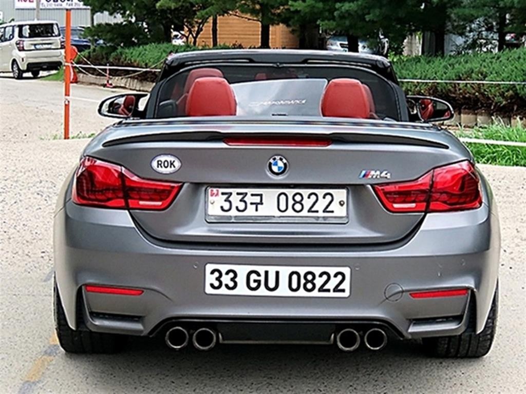 BMW 4시리즈 M4 (F82) 컨버터블 퍼포먼스 사일렌서 에디션 이미지 8