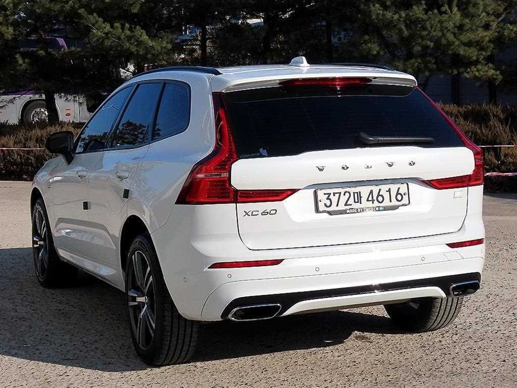 볼보 XC60 XC60(2세대) T8 AWD R-디자인 이미지 3