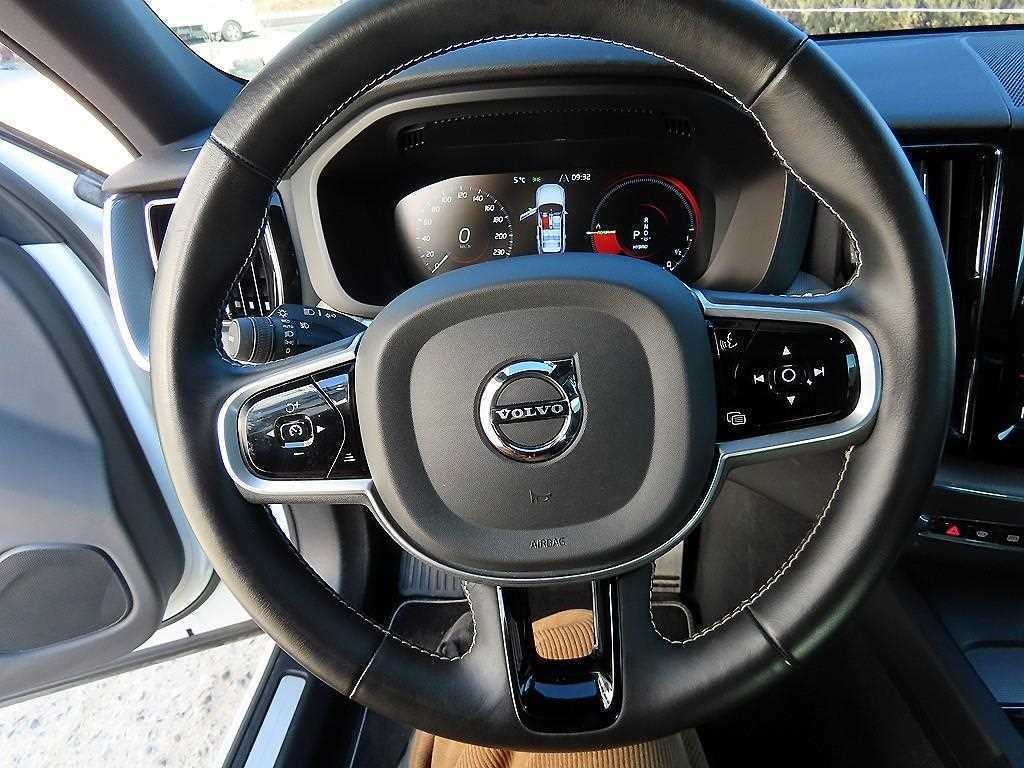 볼보 XC60 XC60(2세대) T8 AWD R-디자인 이미지 8