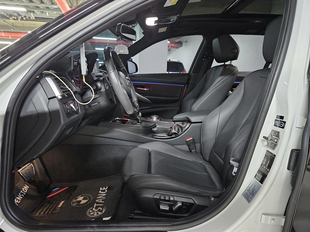 BMW 3시리즈 3시리즈 (F30) 320d 투어링 M 퍼포먼스 에디션 이미지 10