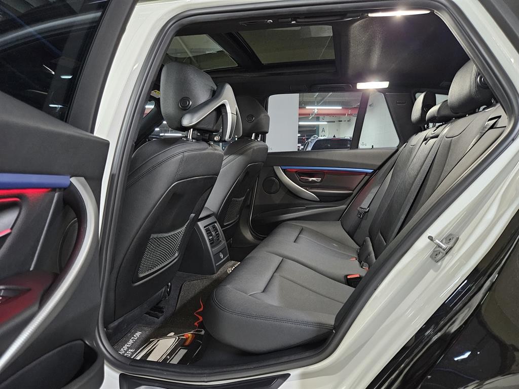 BMW 3시리즈 3시리즈 (F30) 320d 투어링 M 퍼포먼스 에디션 이미지 12