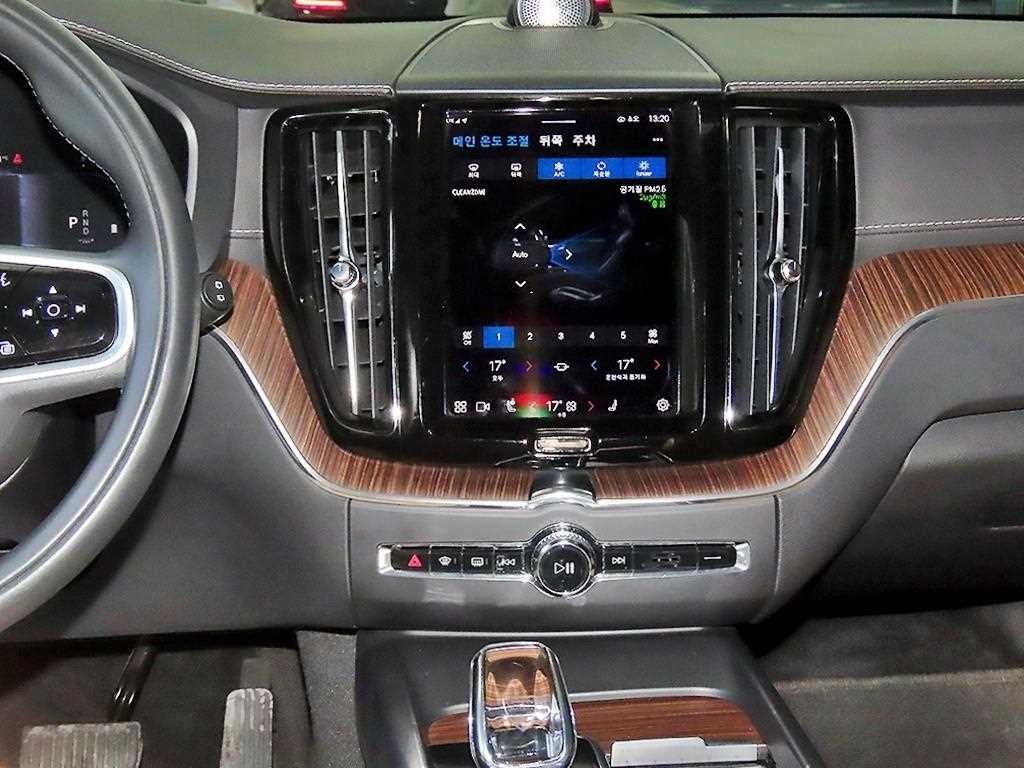 볼보 XC60 XC60(2세대) B5 AWD 인스크립션 이미지 11