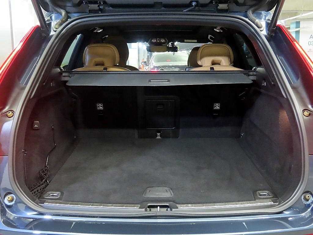 볼보 XC60 XC60(2세대) B5 AWD 인스크립션 이미지 17