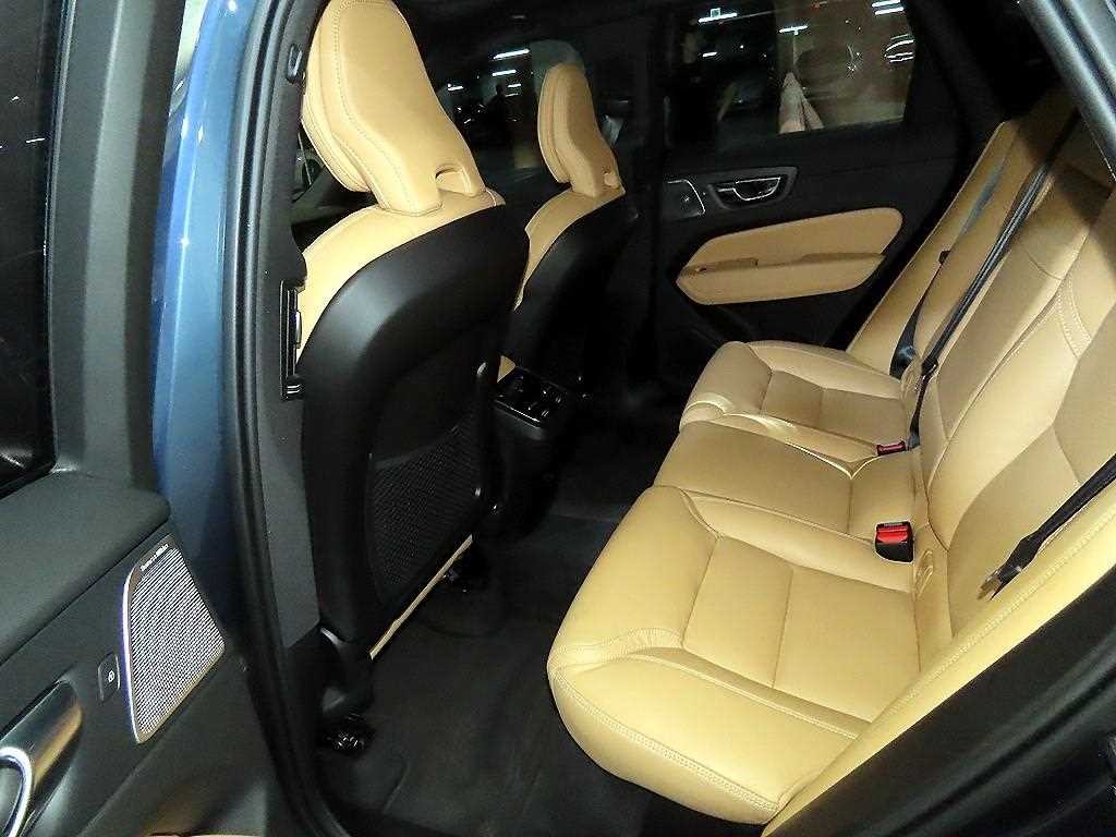 볼보 XC60 XC60(2세대) B5 AWD 인스크립션 이미지 7