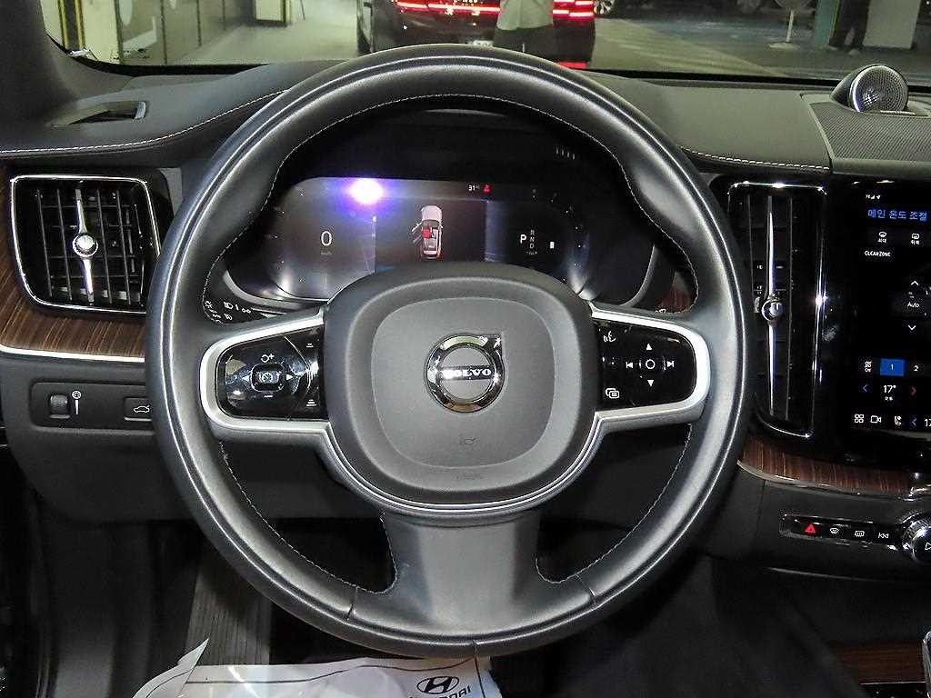 볼보 XC60 XC60(2세대) B5 AWD 인스크립션 이미지 8