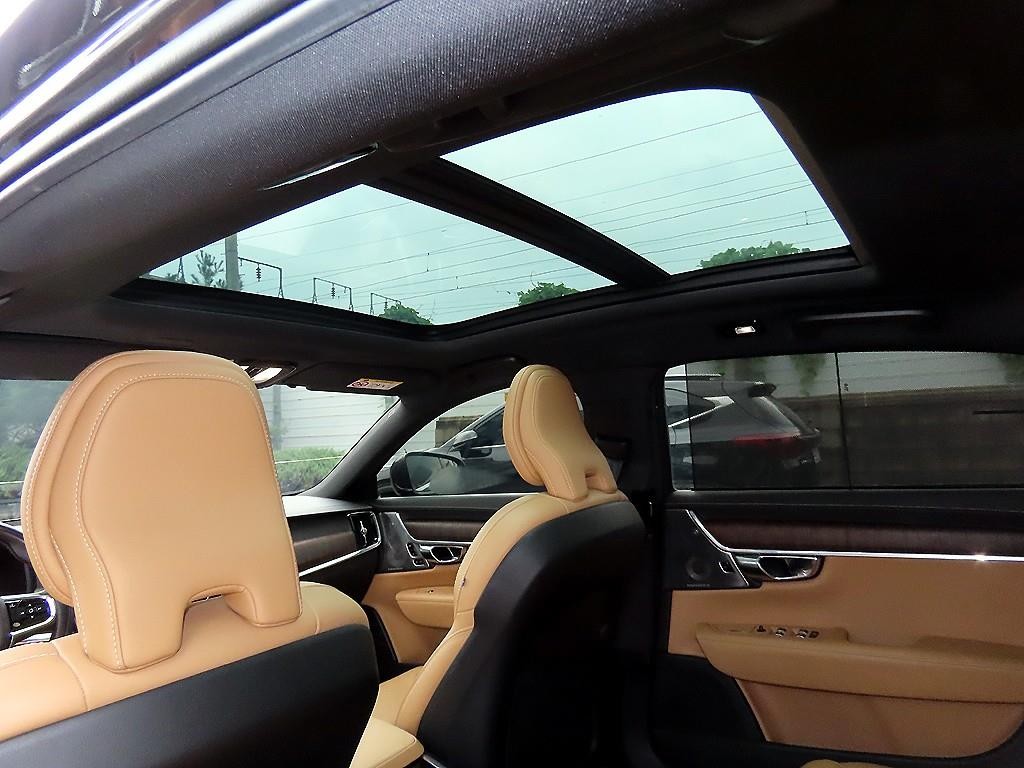 볼보 S90 B6 AWD 인스크립션 이미지 16