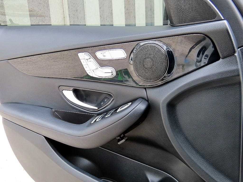 벤츠 C 클래스 C클래스 W205 C200 이미지 11