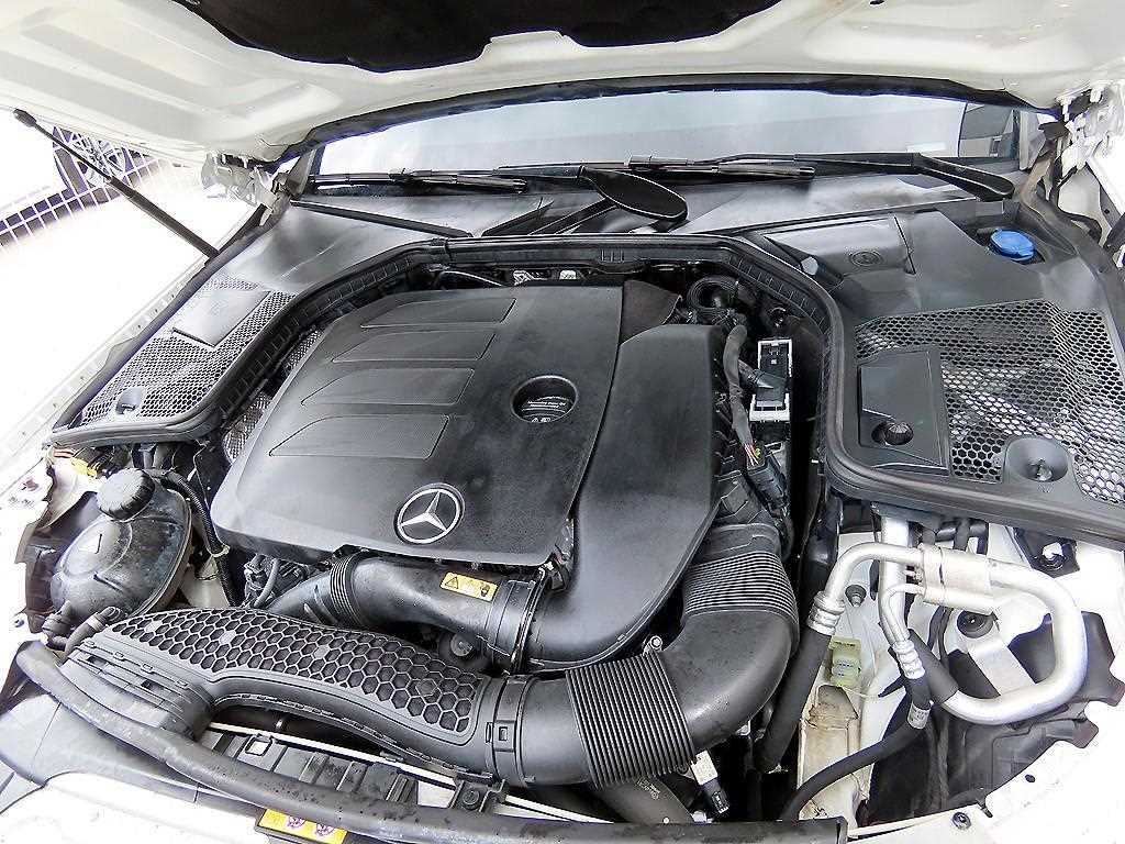 벤츠 C 클래스 C클래스 W205 C200 이미지 18