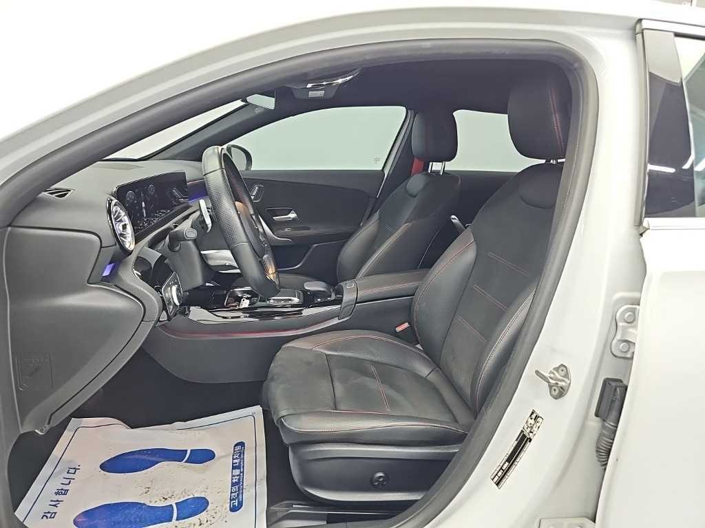 벤츠 A 클래스 A클래스 W177 AMG A35 4MATIC 세단 이미지 11