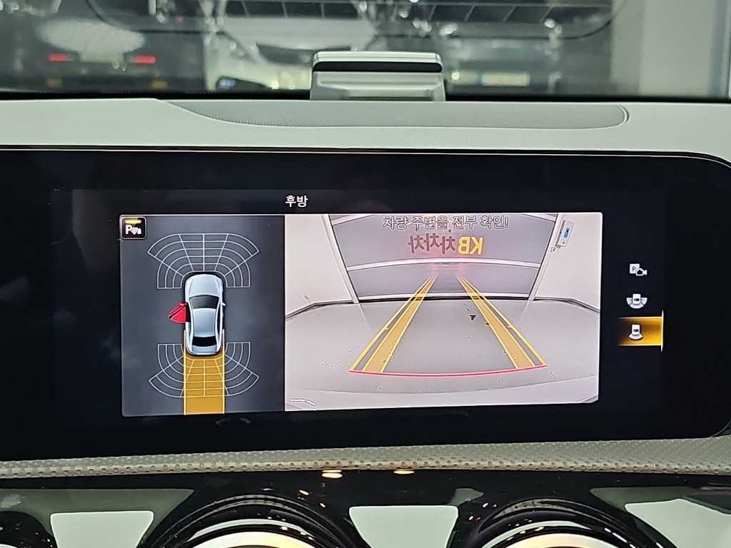 벤츠 A 클래스 A클래스 W177 AMG A35 4MATIC 세단 이미지 15
