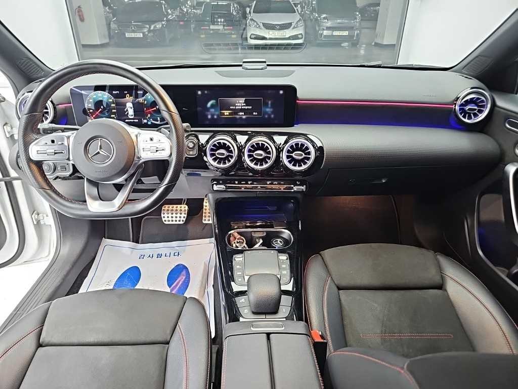 벤츠 A 클래스 A클래스 W177 AMG A35 4MATIC 세단 이미지 7