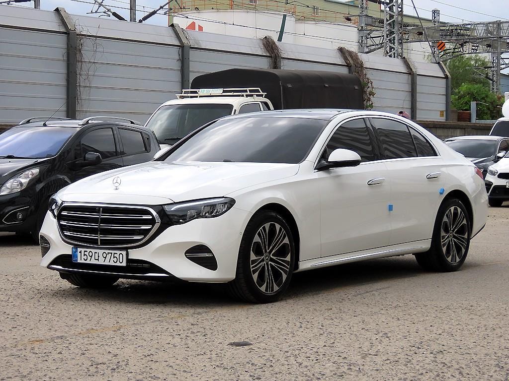 벤츠 E 클래스 E-클래스 W214 E220d 4MATIC 이미지 2