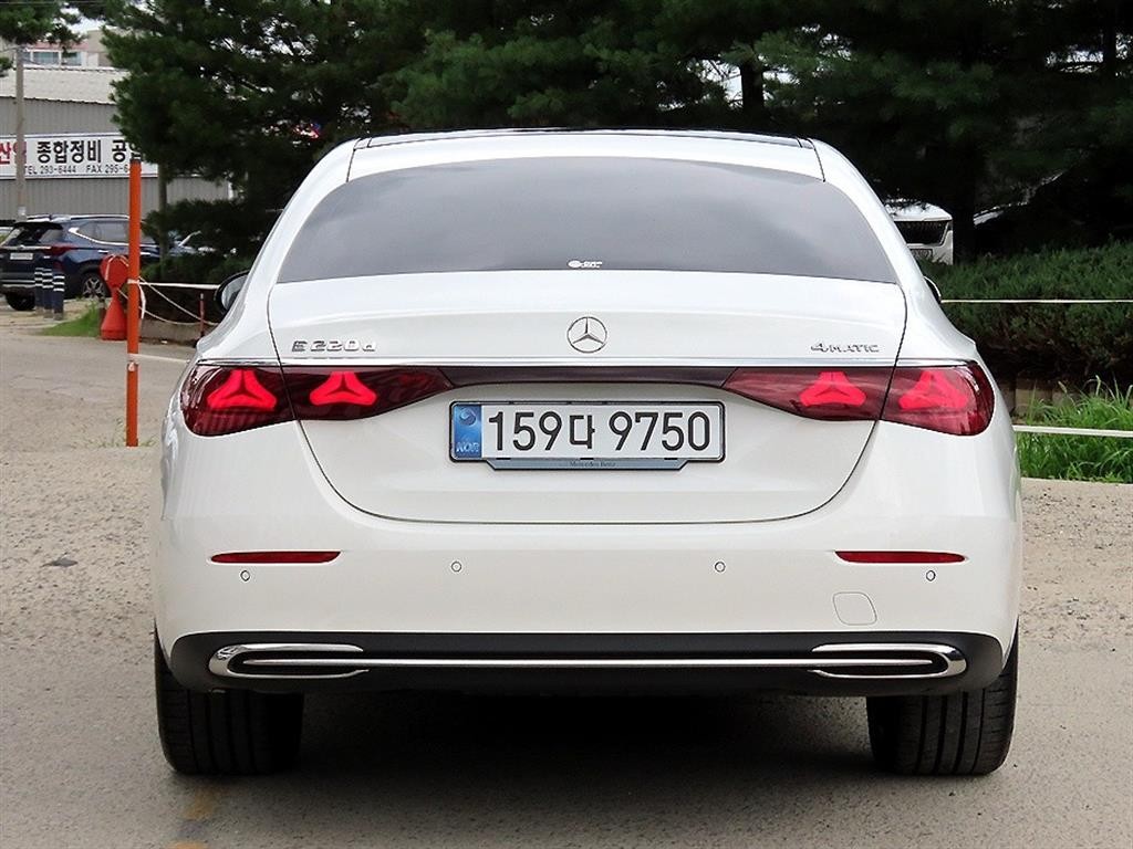 벤츠 E 클래스 E-클래스 W214 E220d 4MATIC 이미지 4