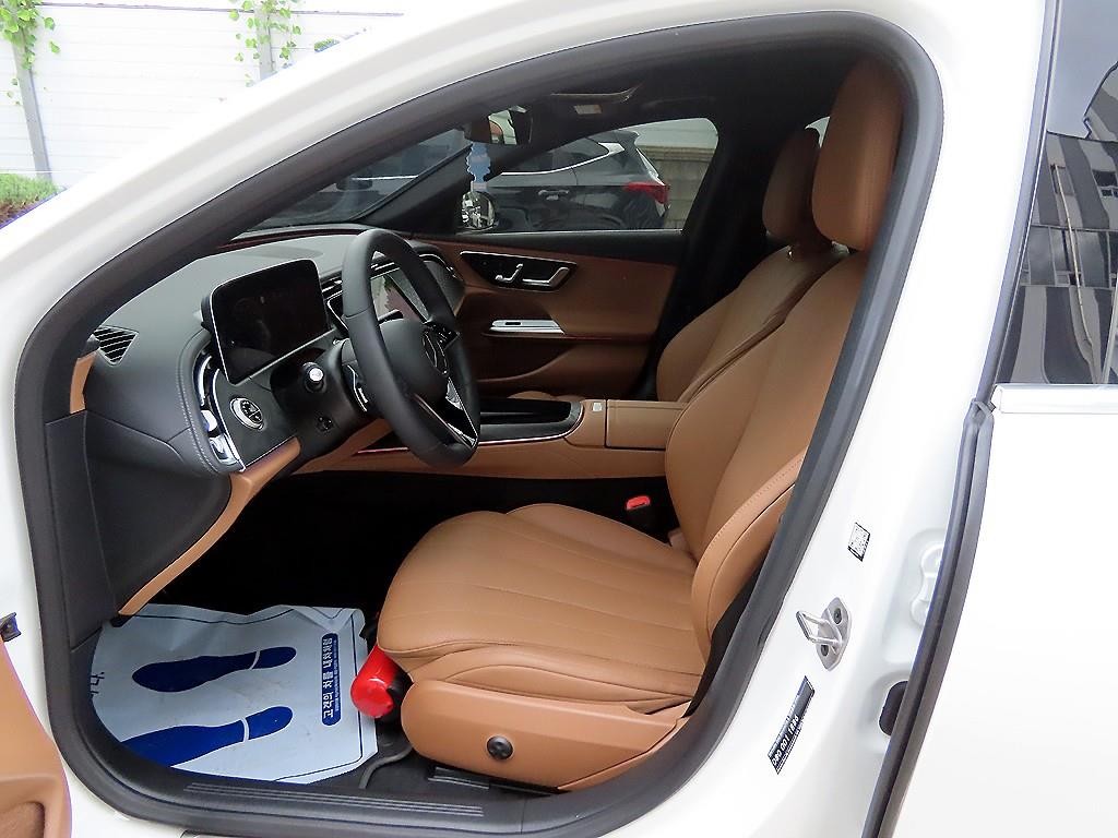벤츠 E 클래스 E-클래스 W214 E220d 4MATIC 이미지 5