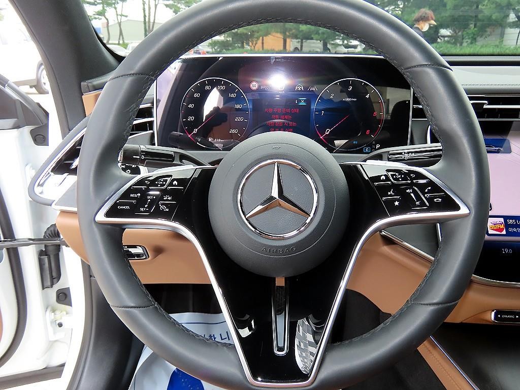 벤츠 E 클래스 E-클래스 W214 E220d 4MATIC 이미지 8