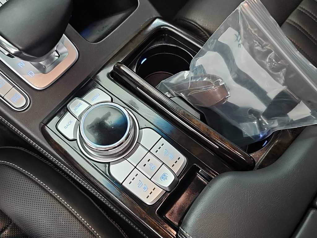 제네시스 G90 3.3 T AWD 프리미엄 럭셔리 이미지 17