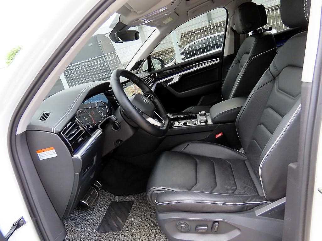 폭스바겐 투아렉 투아렉 3세대 4.0 TDI 프레스티지 이미지 5