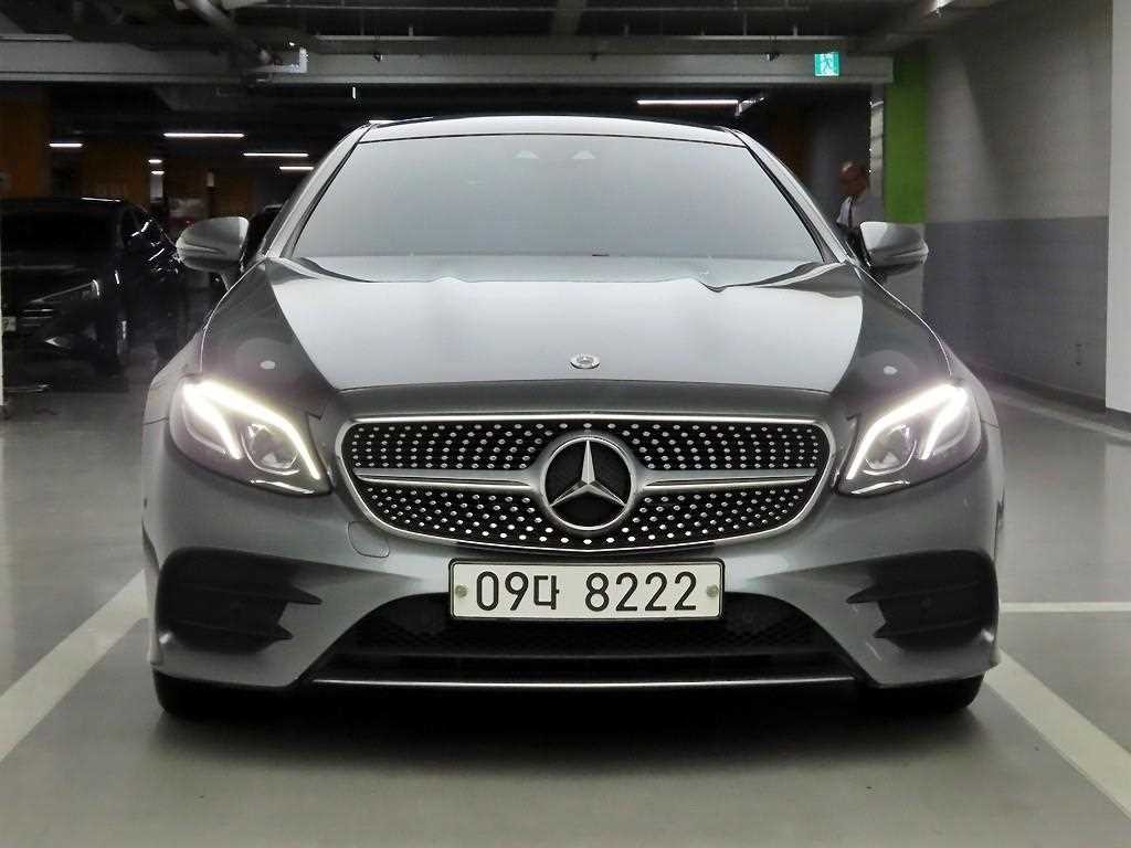 벤츠 E 클래스 E-클래스 W213 E220d 쿠페 이미지 1