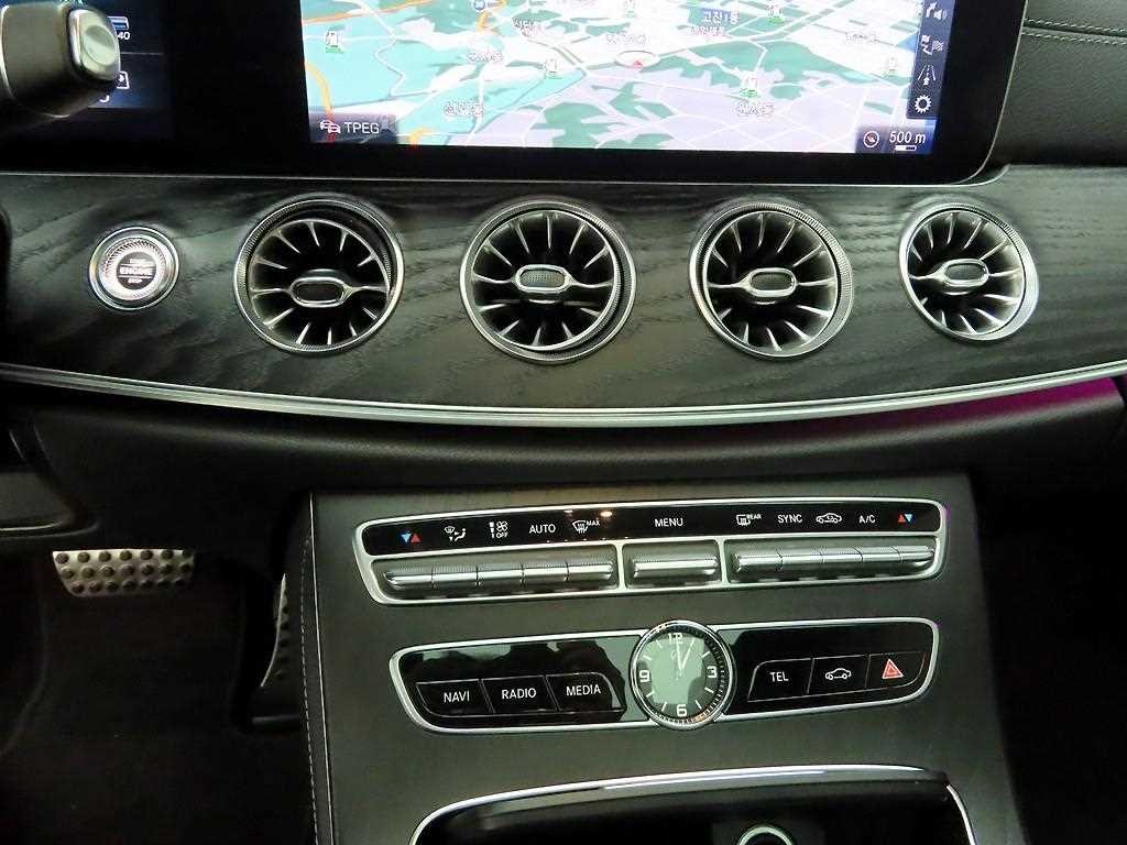 벤츠 E 클래스 E-클래스 W213 E220d 쿠페 이미지 10