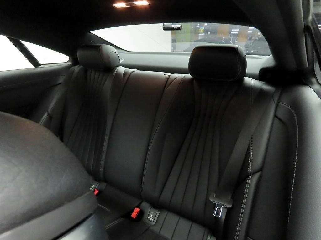 벤츠 E 클래스 E-클래스 W213 E220d 쿠페 이미지 13