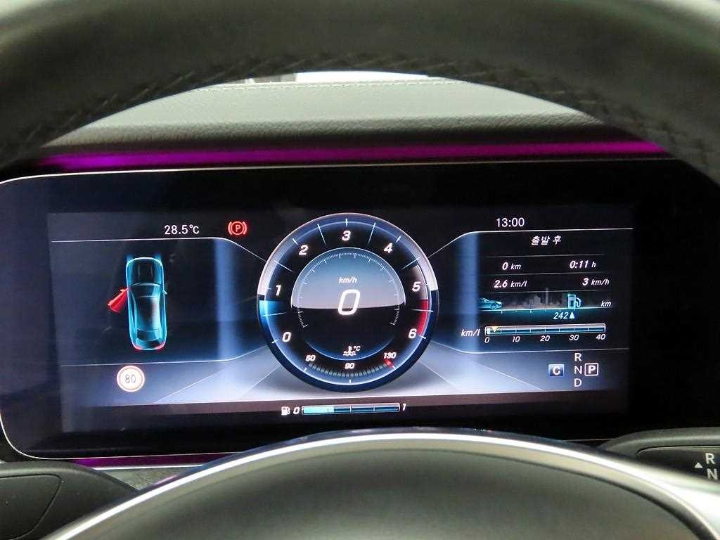 벤츠 E 클래스 E-클래스 W213 E220d 쿠페 이미지 6