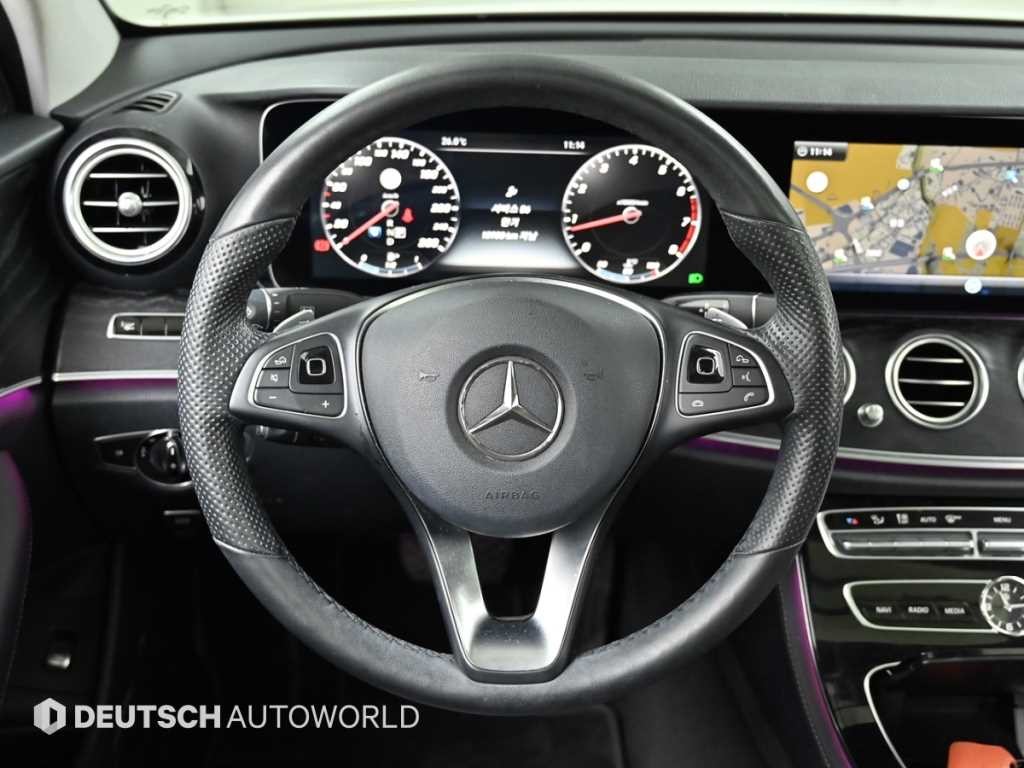 벤츠 E 클래스 E-클래스 W213 E300 4MATIC 아방가르드 이미지 13
