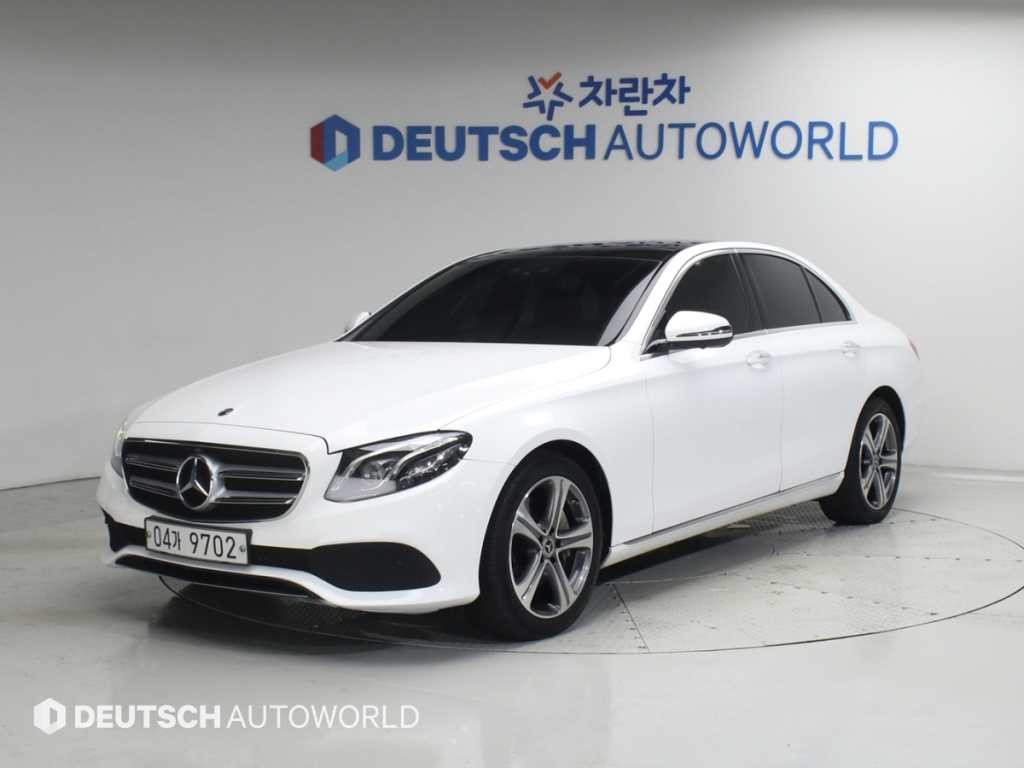 벤츠 E 클래스 E-클래스 W213 E300 4MATIC 아방가르드 이미지 2