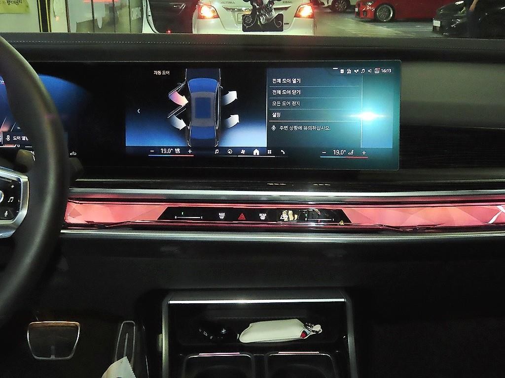 BMW 7시리즈 7시리즈 (G70) 740d xDrive M 스포츠 이미지 11