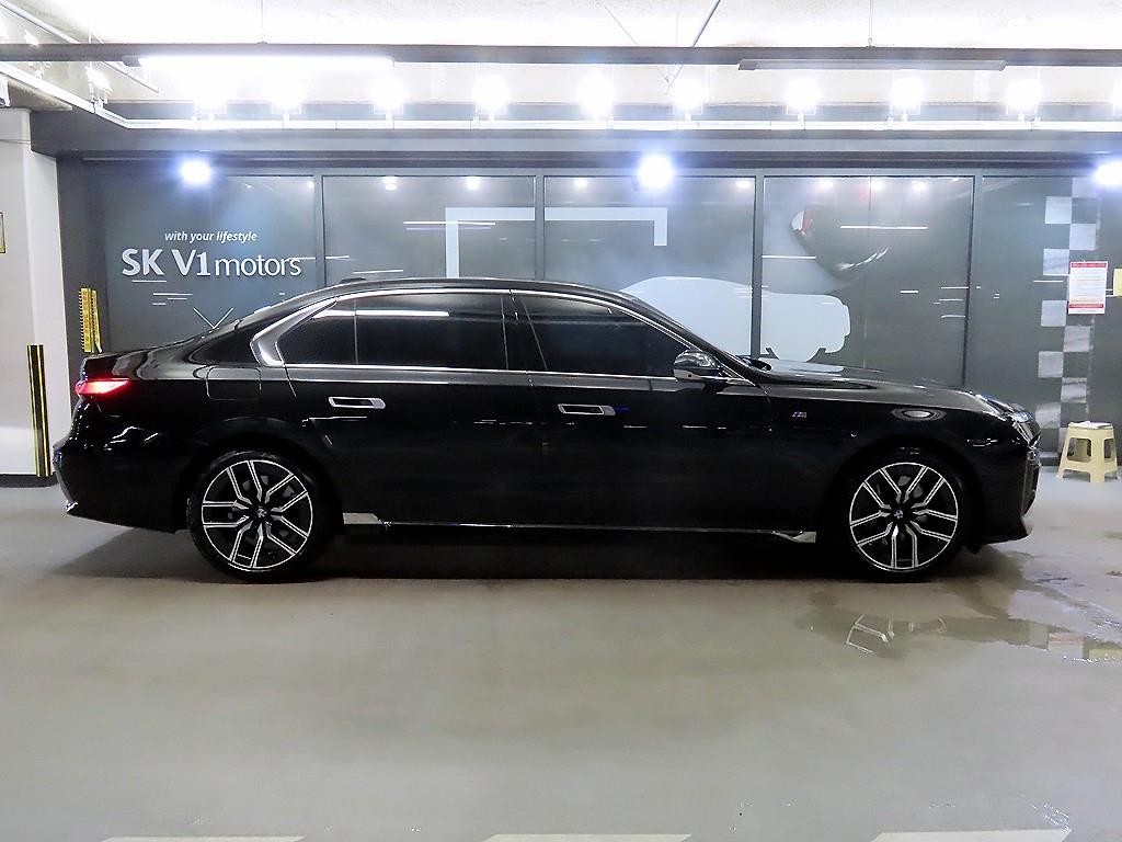 BMW 7시리즈 7시리즈 (G70) 740d xDrive M 스포츠 이미지 3