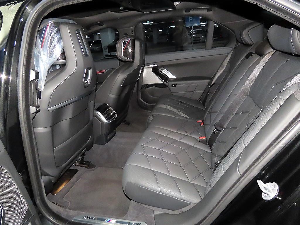 BMW 7시리즈 7시리즈 (G70) 740d xDrive M 스포츠 이미지 7