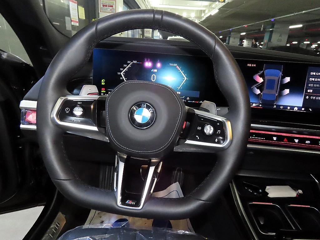 BMW 7시리즈 7시리즈 (G70) 740d xDrive M 스포츠 이미지 8