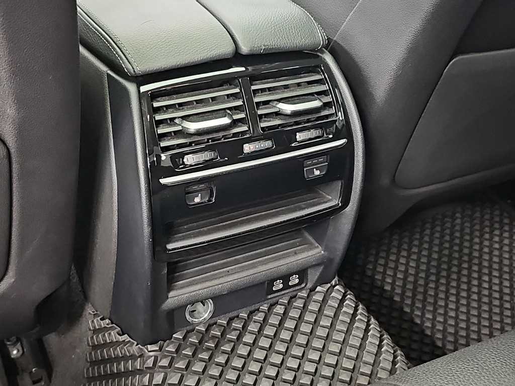 BMW 5시리즈 5시리즈 (G30) 520i 럭셔리 이미지 13