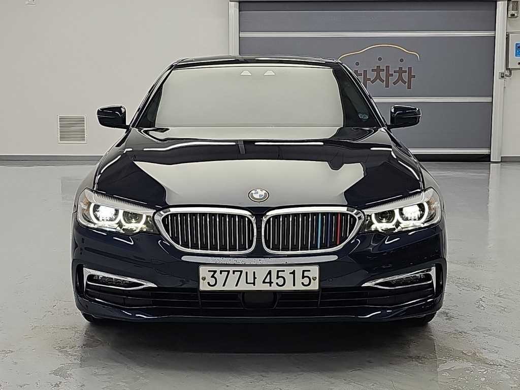 BMW 5시리즈 5시리즈 (G30) 520i 럭셔리 이미지 2