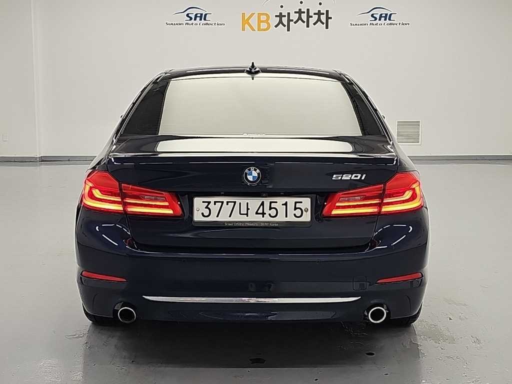 BMW 5시리즈 5시리즈 (G30) 520i 럭셔리 이미지 3